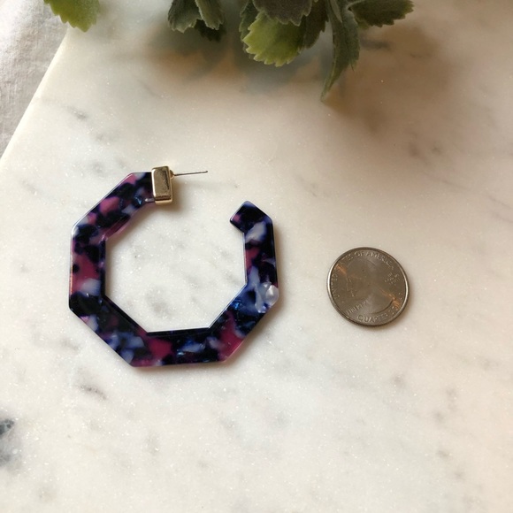 The Elly - Colorful Resin Geometric Hoops - Picture 2 of 4